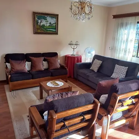 Casa Afonso A Getaway Арку-да-Кальета