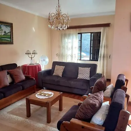 Casa Afonso A Getaway * Арку-да-Кальета